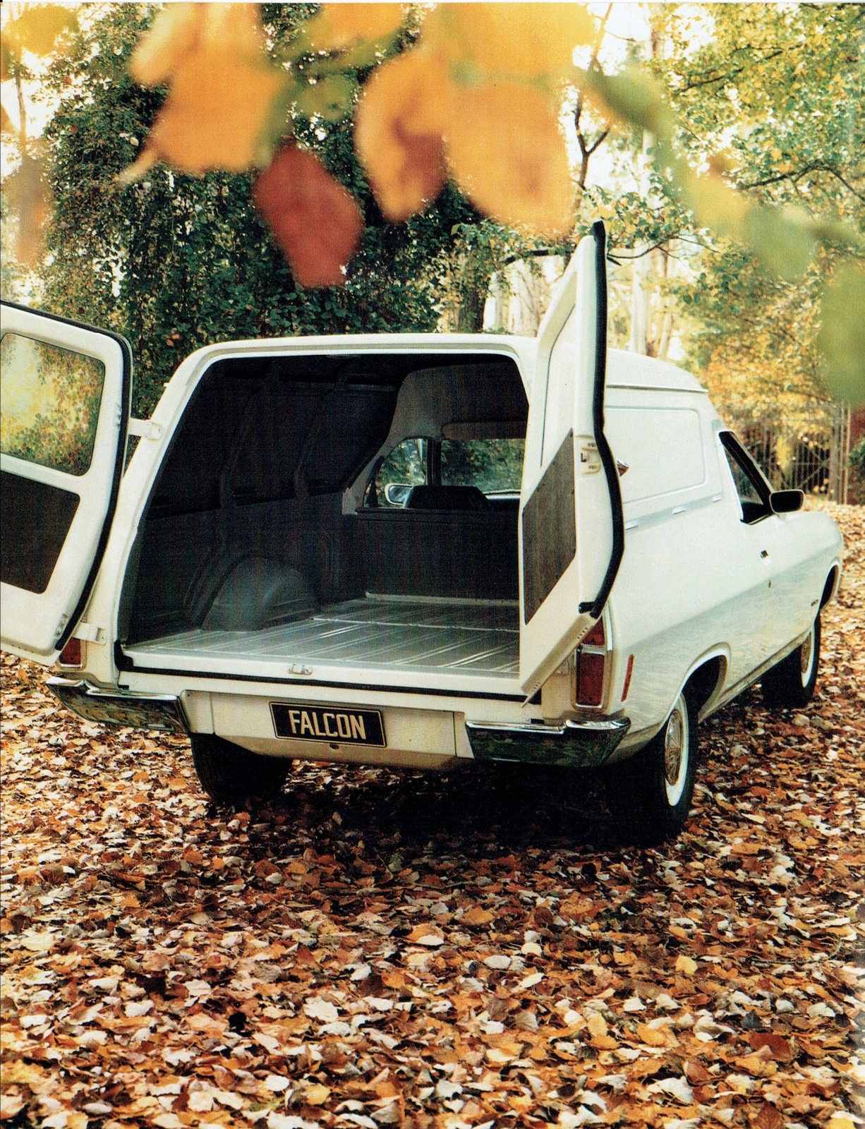 n_1972 Ford Falcon XA Van-02.jpg